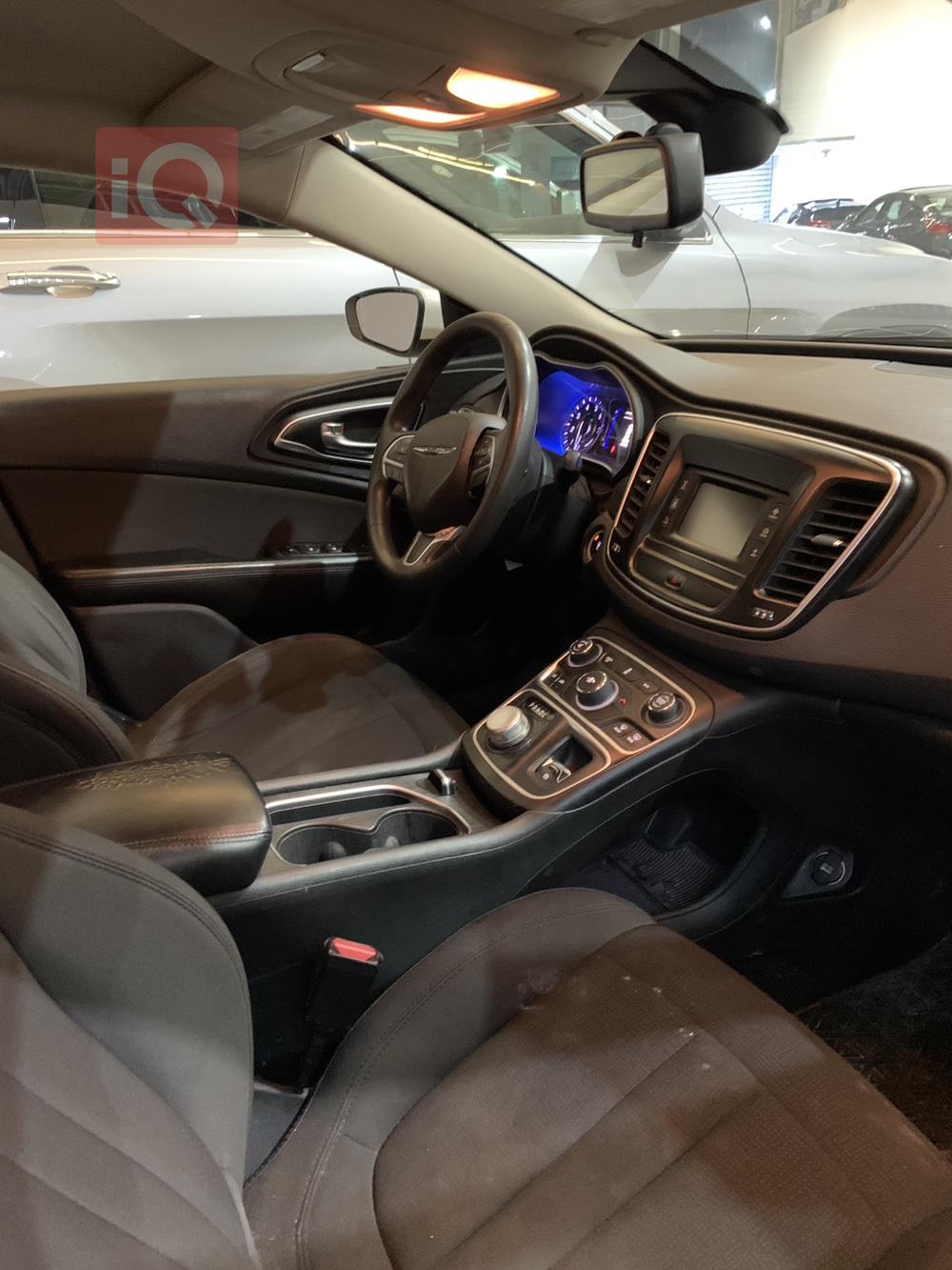 Chrysler 200